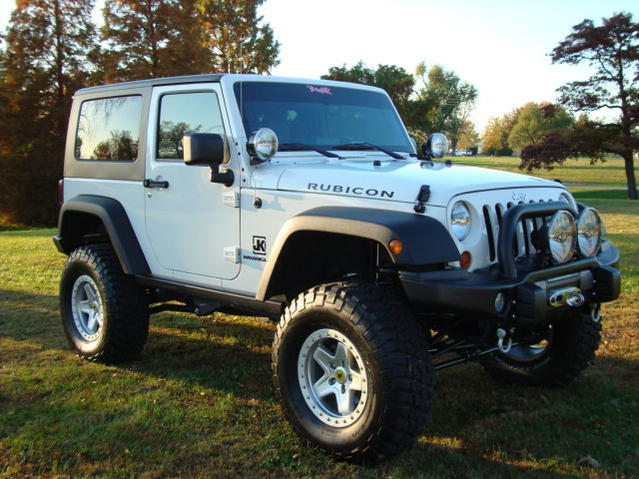 White 2 Door Jk S W 35 S Post Pics Jk Forum Com The Top