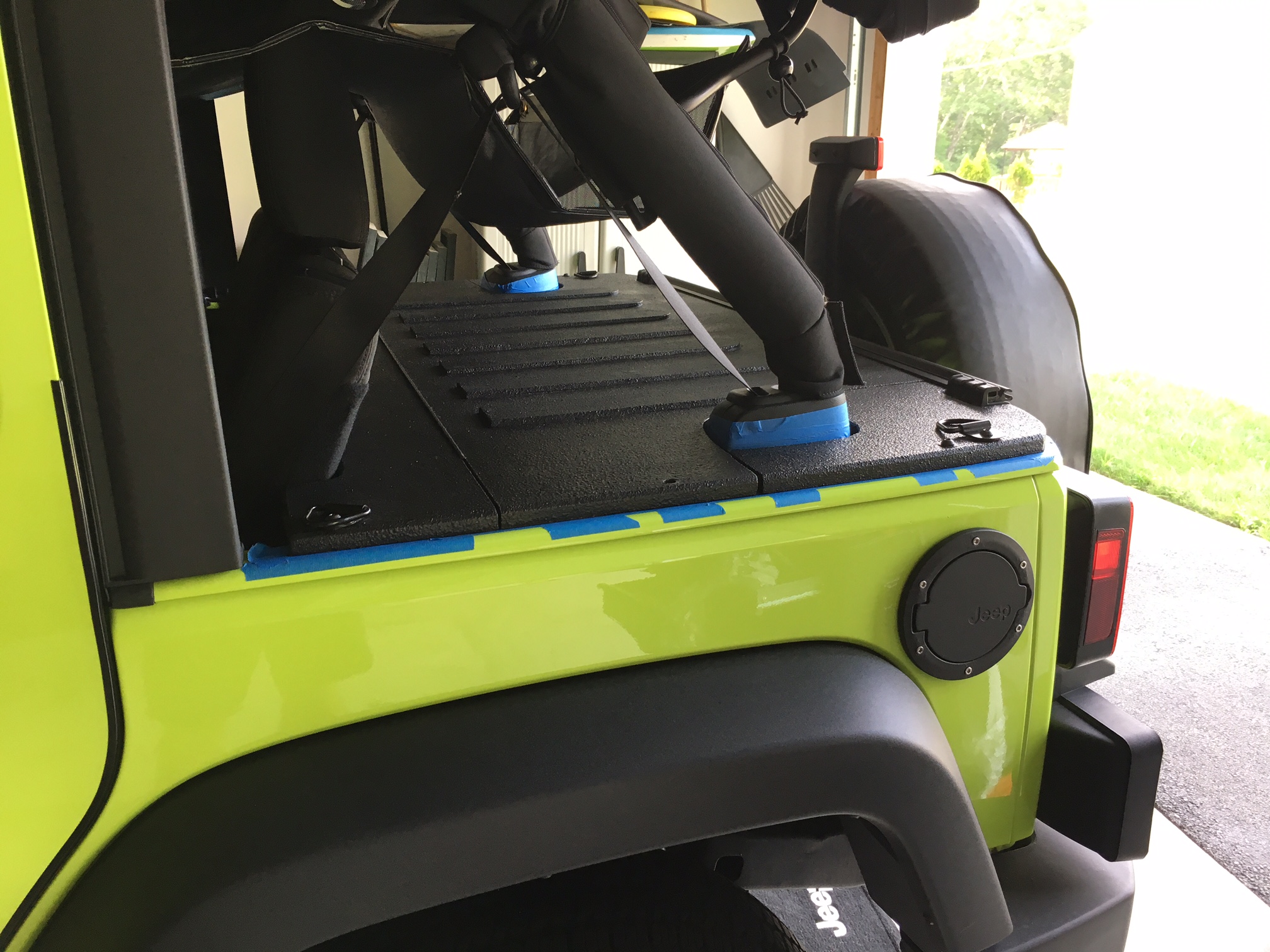 Jeep jk 2 door deals cargo cover