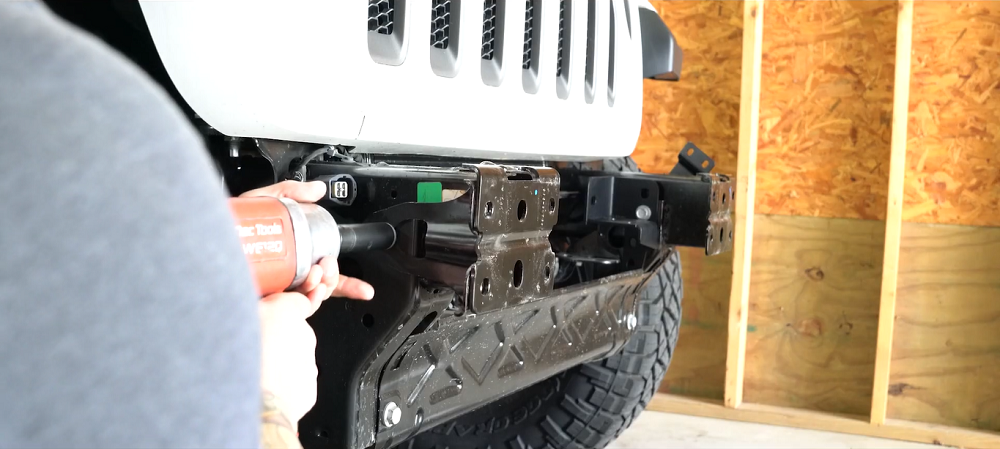 jk-forum.com JL Jeep Wrangler Unlimited Rubicon Gets a New Bumper