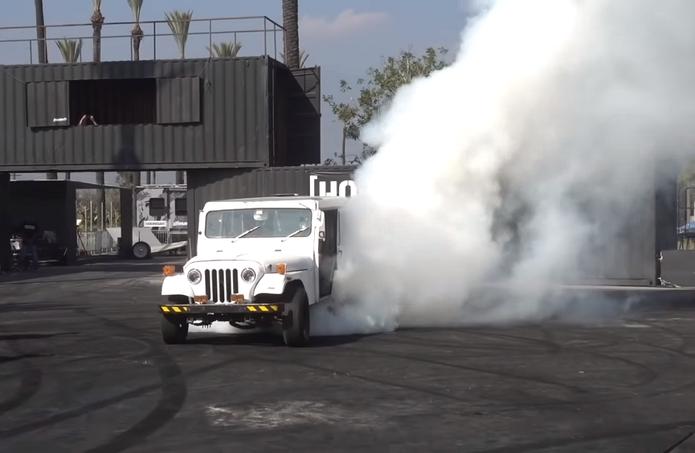 jk-forum.com Old Postal Jeep Delivers Big V8-Powered Burnouts