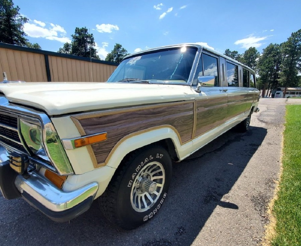 1986 Jeep Grand Wagoneer limousine