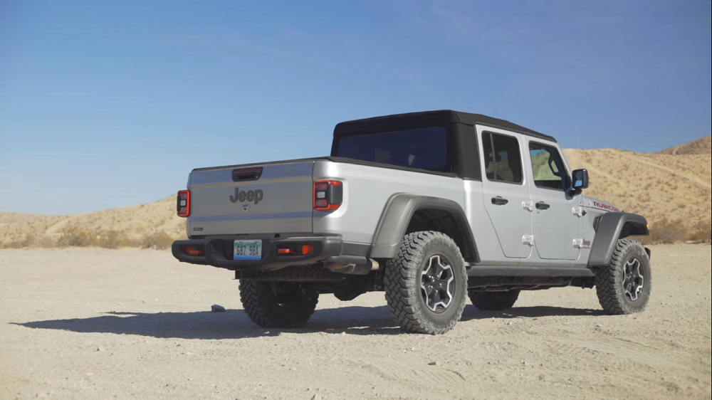 Gladiator Rubicon Tames the Desert Sand with EcoDiesel V6