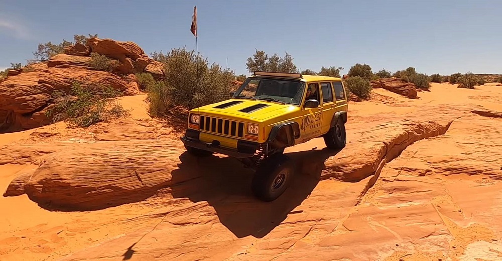 2001 Jeep Cherokee XJ vs Corvair Wagon flex 2