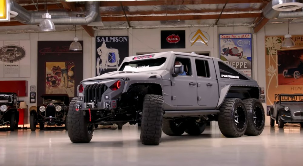 Apocalypse Hellfire 6X6 Jeep