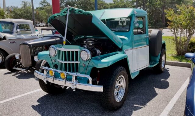 1962 Willys Jeep Truck