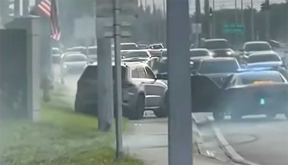 Jeep Grand Cherokee Trackhawk Hellcat leading police on a high speed chase in Florida stopped